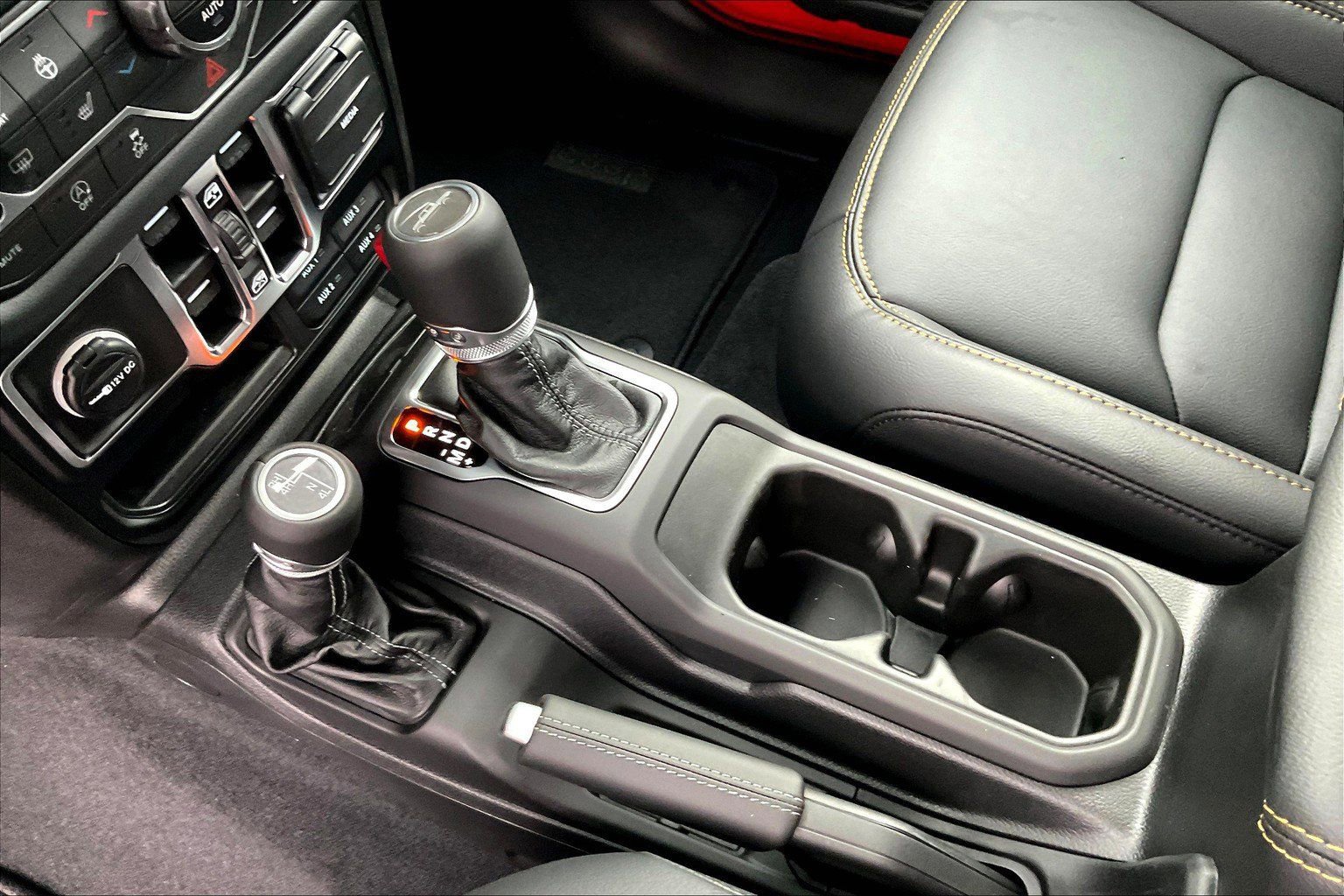 New 2025 Jeep Gladiator High Tide image 9