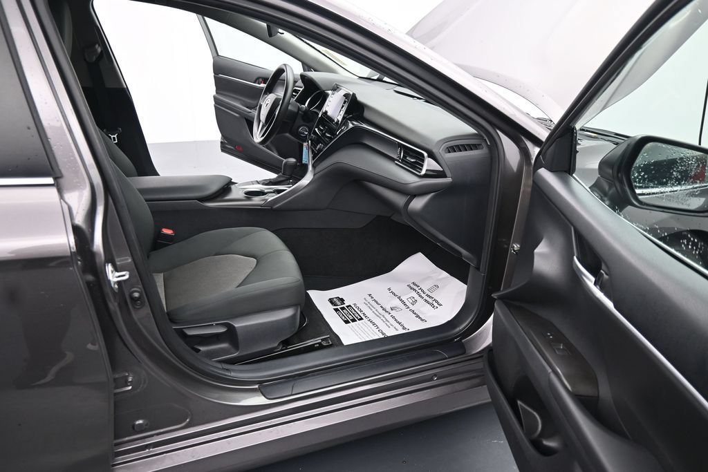Used 2024 Toyota Camry LE FWD image 23