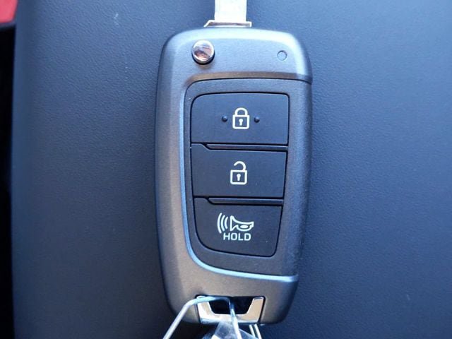 Used 2021 Hyundai Venue SEL FWD image 24
