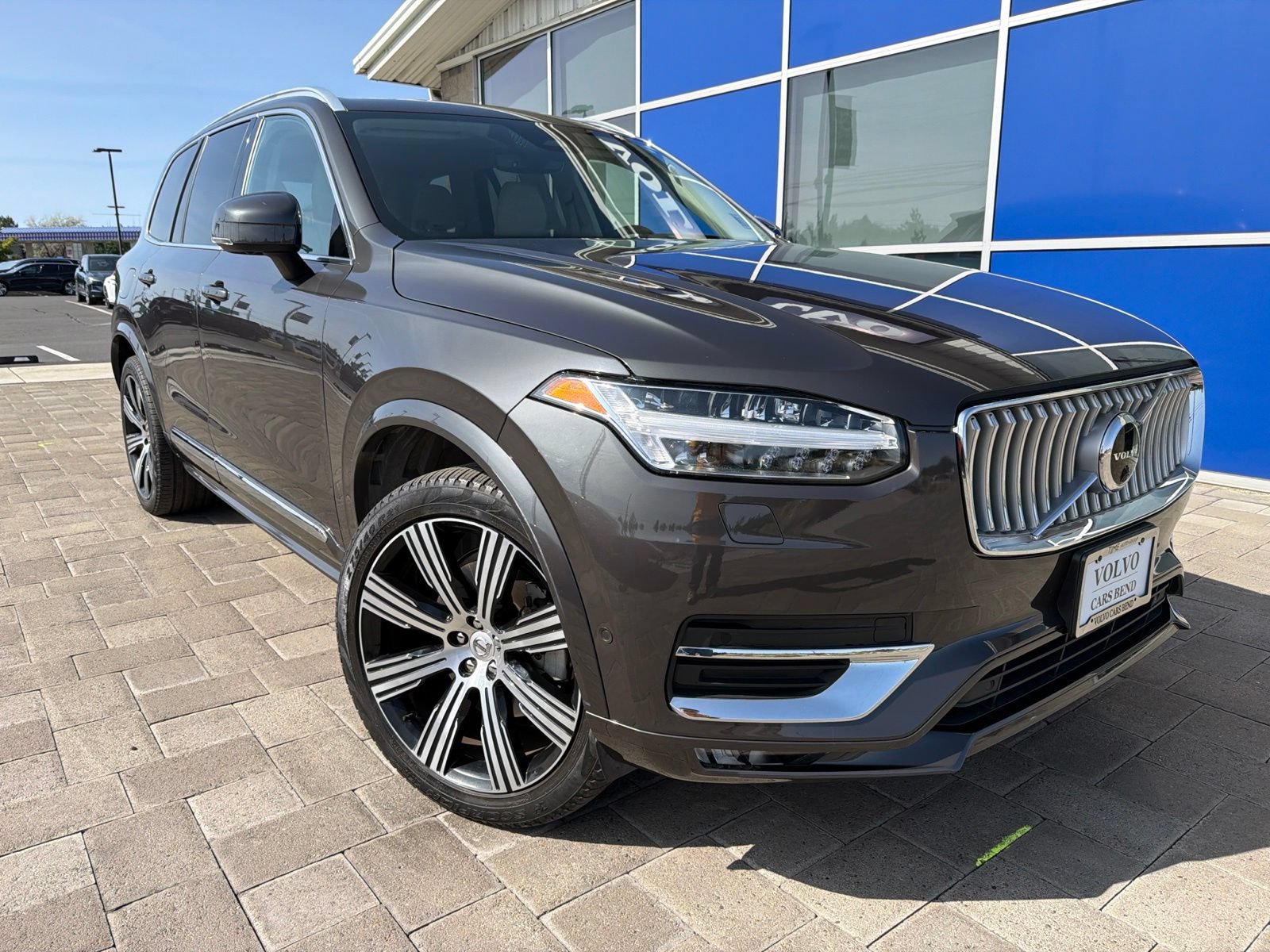 Used 2023 Volvo XC90 B6 Ultimate w/ Protection Package Premier AWD/4WD image 2