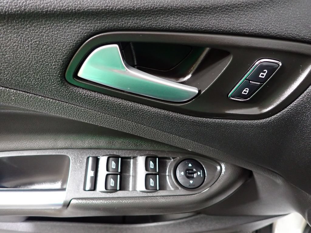 Used 2016 Ford Escape SE w/ Equipment Group 201A FWD image 18