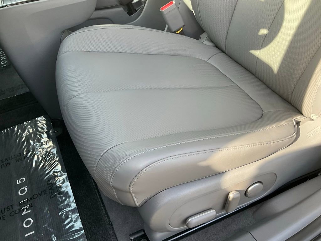 Used 2025 Hyundai Ioniq 5 SEL image 16