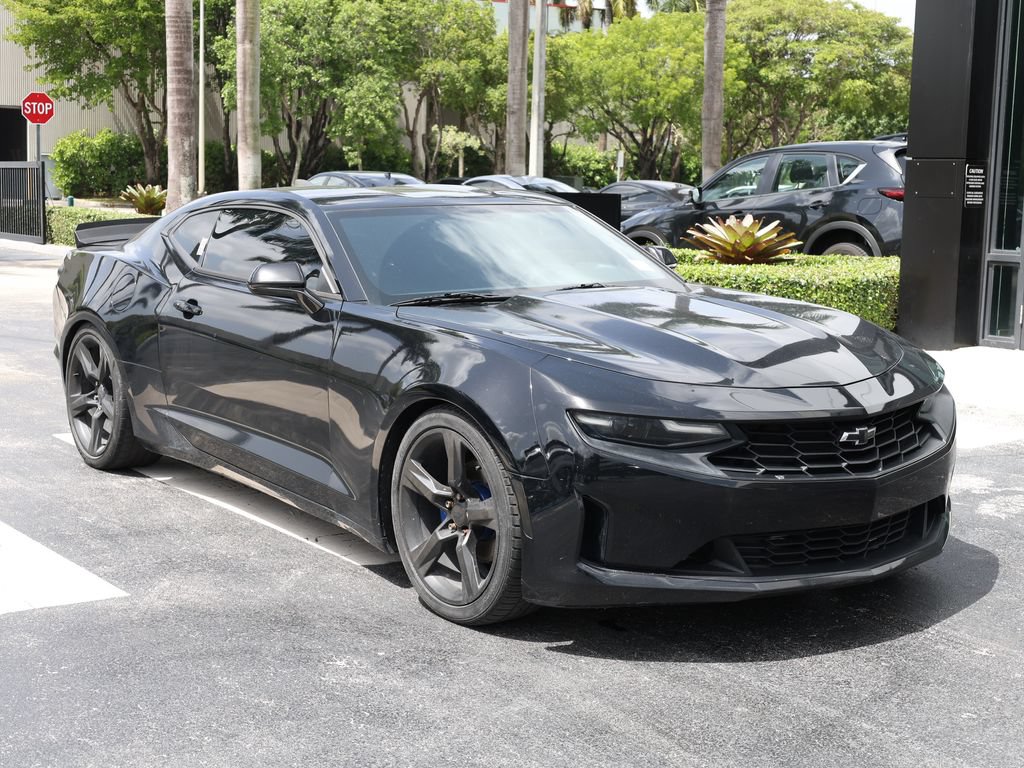 Used 2019 Chevrolet Camaro LT w/ Technology Package RWD image 2