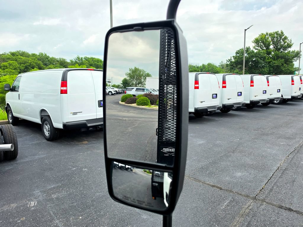 Used 2024 Chevrolet Low Cab Forward 5500XG RWD image 34