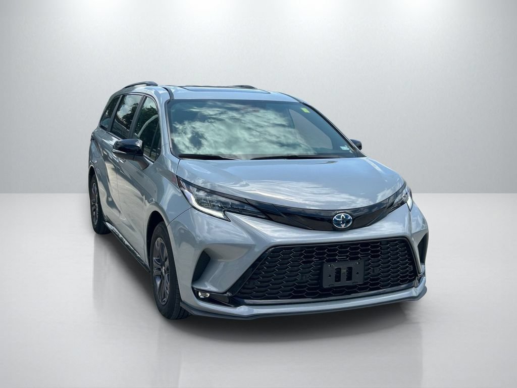 Certified 2025 Toyota Sienna XSE w/ XSE Premium Package AWD/4WD video 3