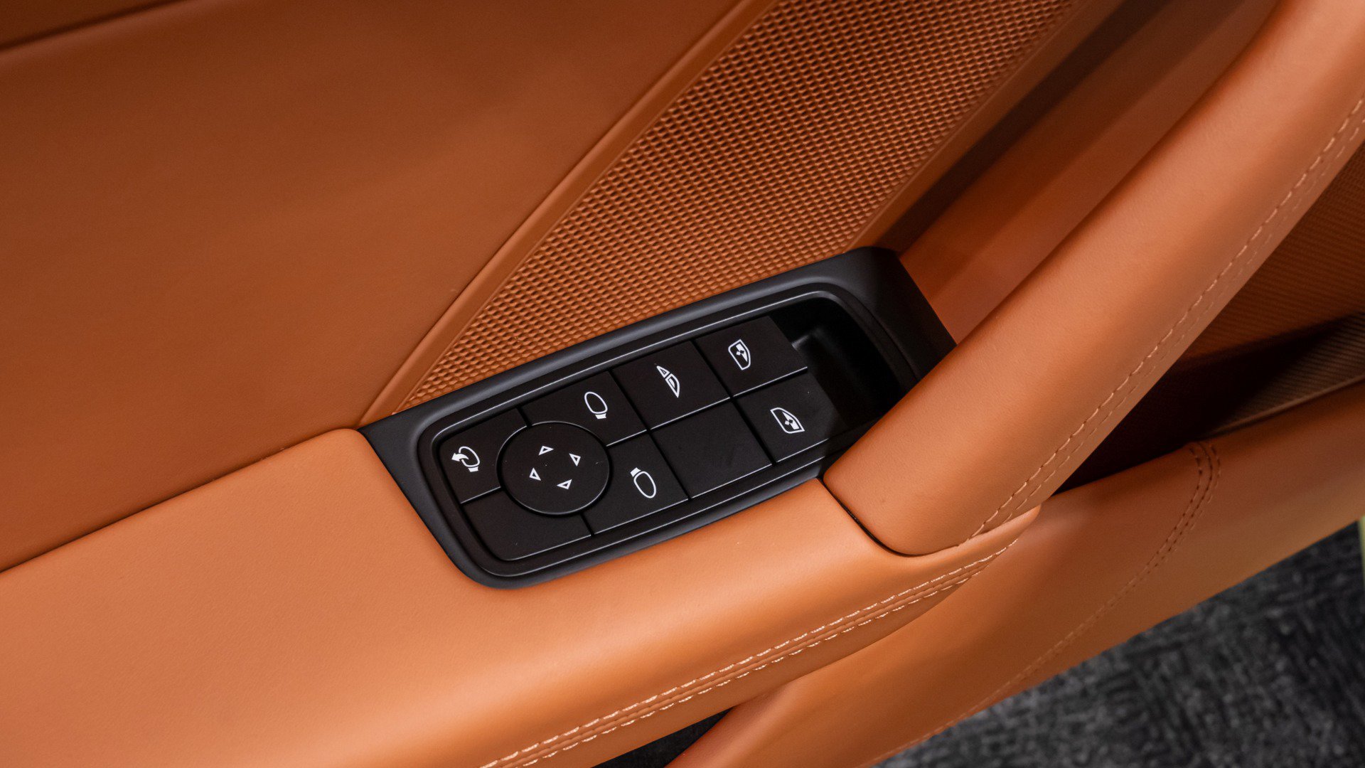 Used 2025 Porsche 911 Carrera image 43