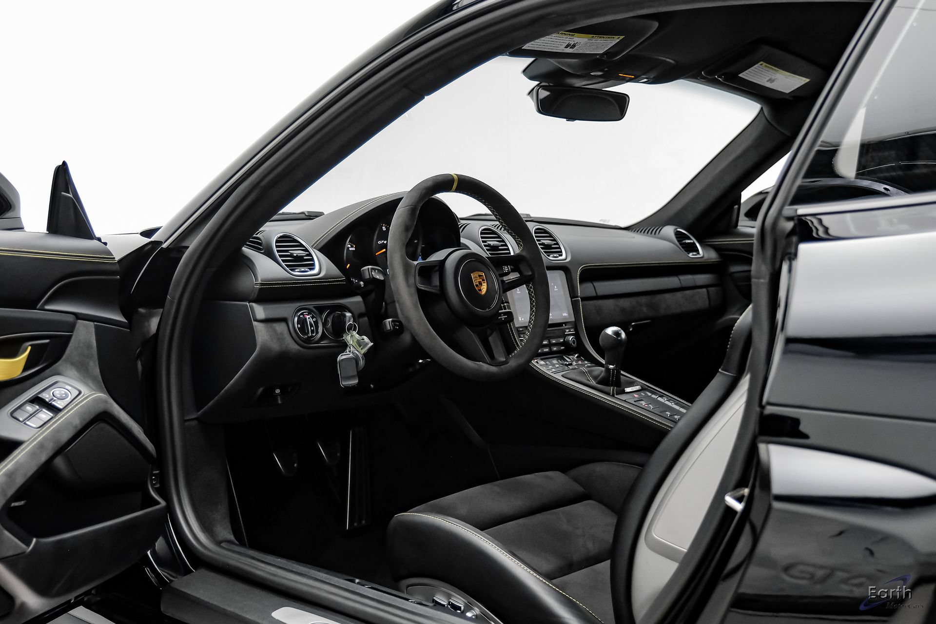 Used 2021 Porsche 718 Cayman GT4 RWD image 40