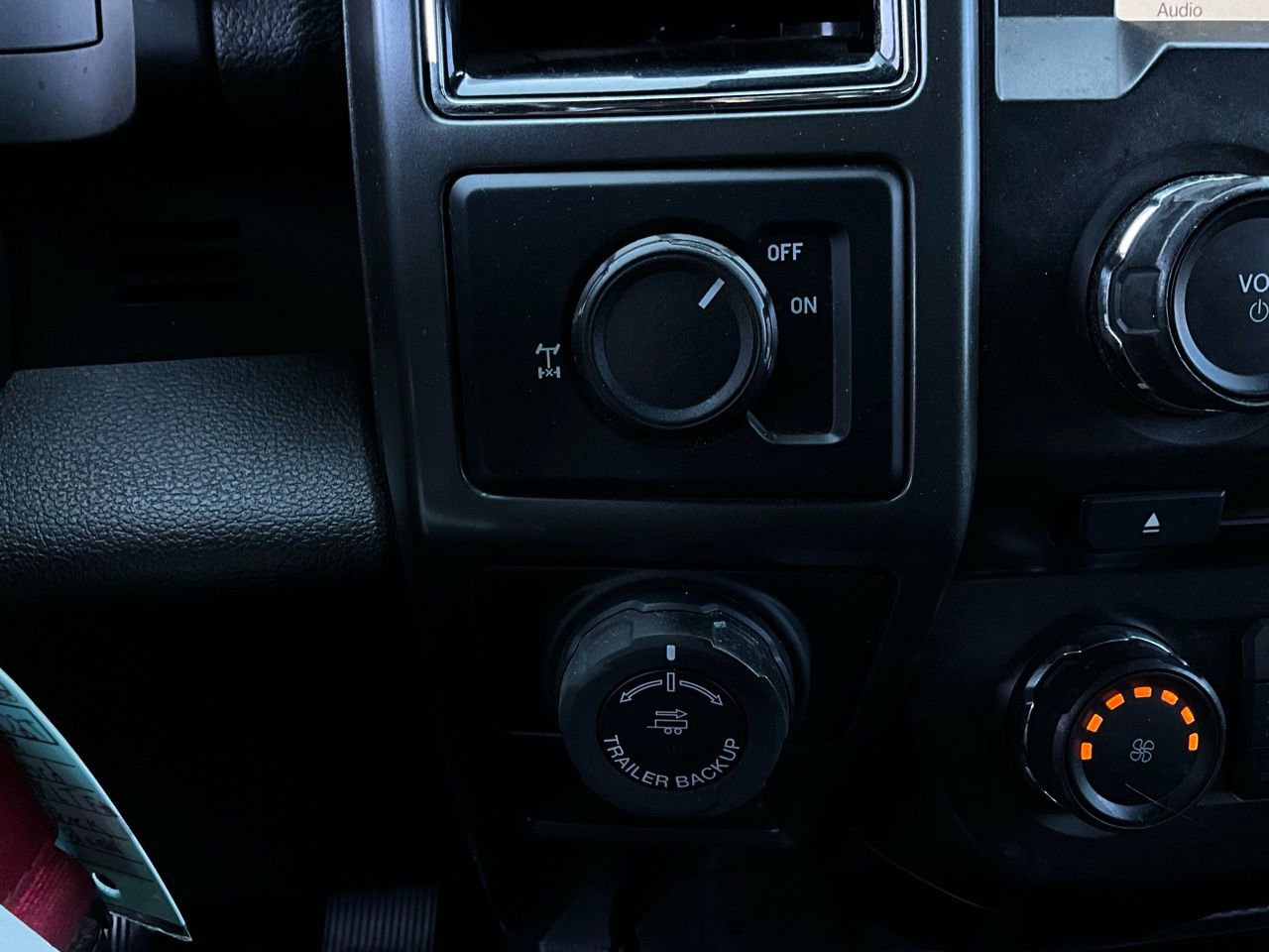 Used 2018 Ford F150 XLT w/ Equipment Group 302A Luxury image 26