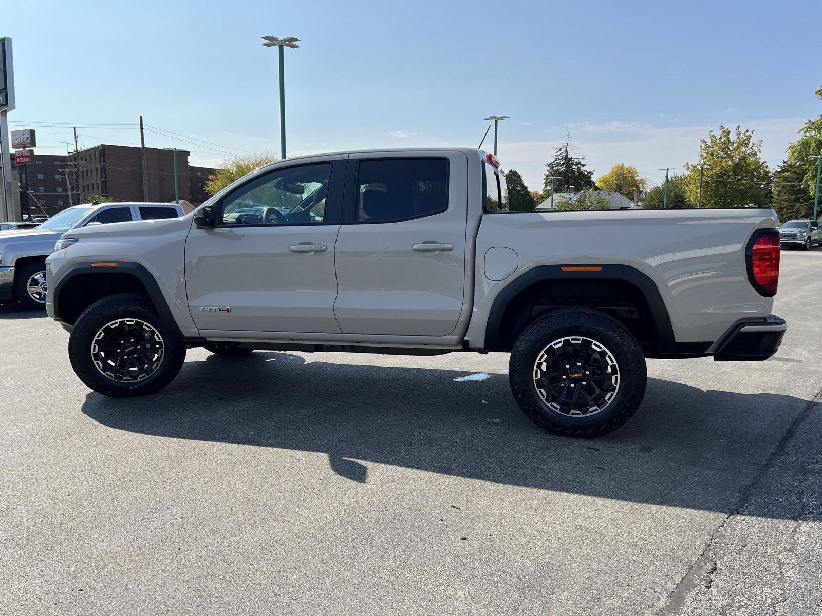 New 2026 GMC Canyon AT4 image 10