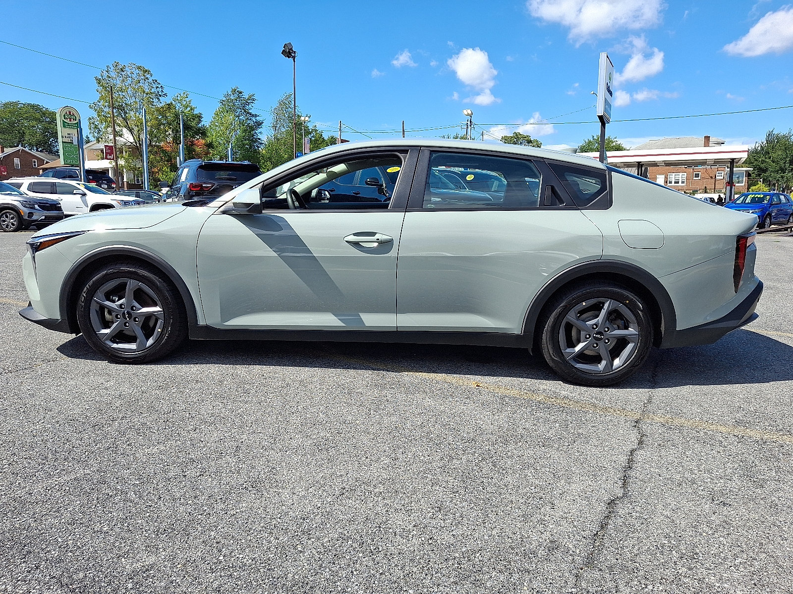 Used 2025 Kia K4 FWD image 2