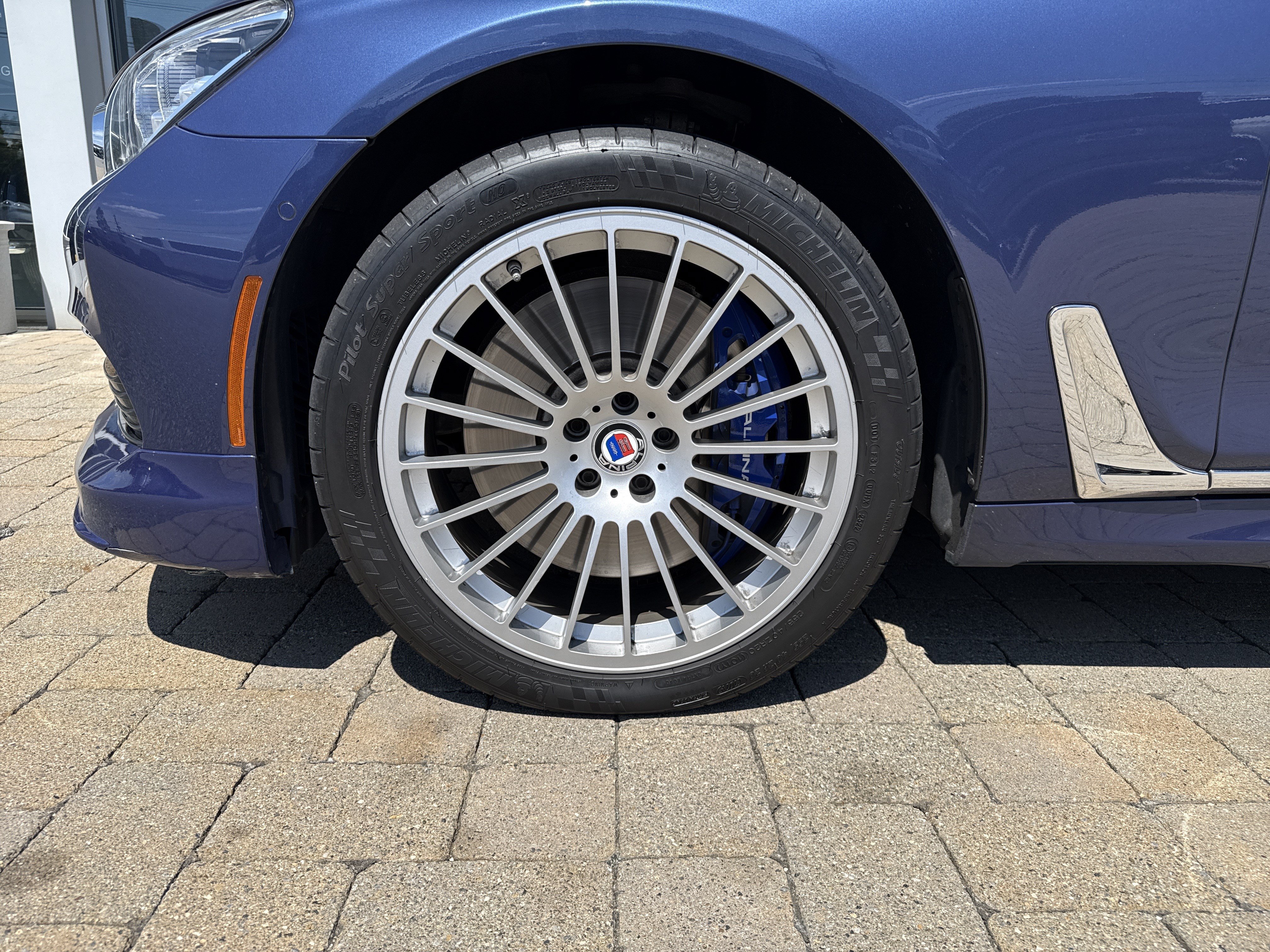 Used 2018 BMW ALPINA B7 xDrive AWD/4WD image 6