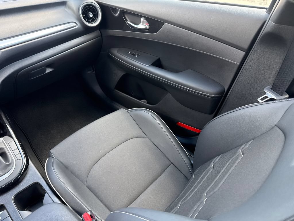 Used 2023 Kia Forte GT-Line w/ GT-Line Premium Package FWD image 12