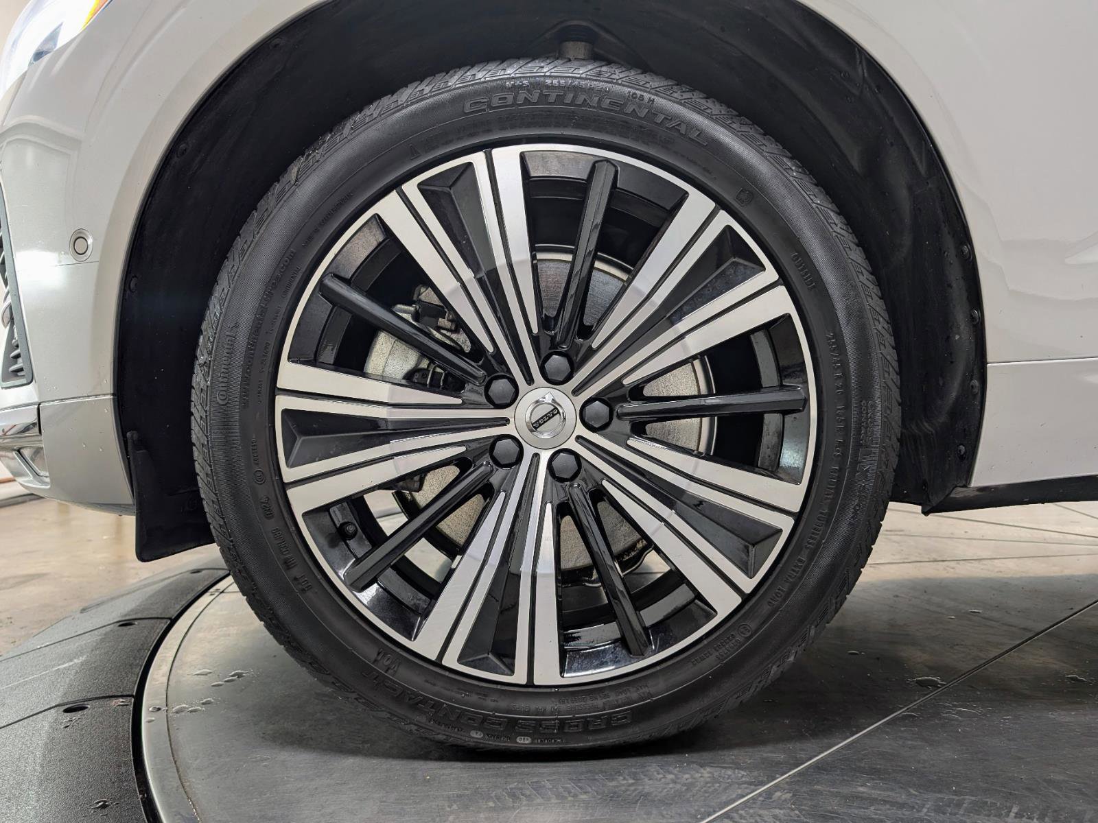 Used 2023 Volvo XC60 B6 Ultimate AWD/4WD image 12