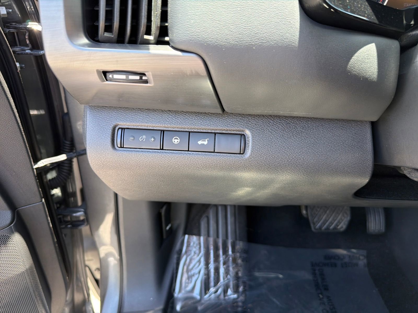 Certified 2024 Nissan Pathfinder SL FWD image 16