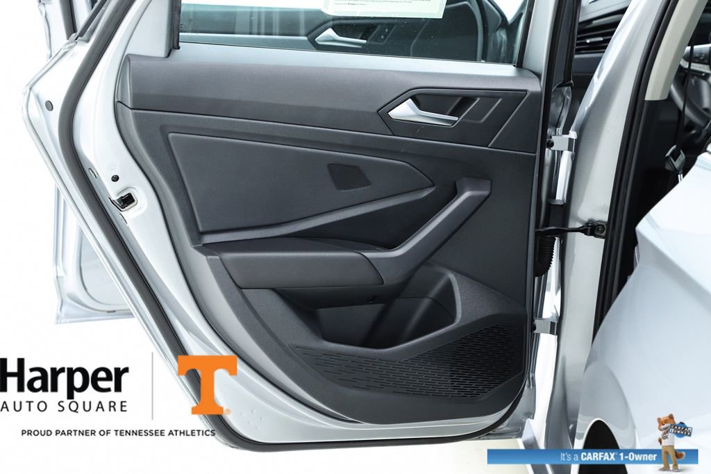 Used 2023 Volkswagen Jetta SE w/ Panoramic Sunroof Package image 54