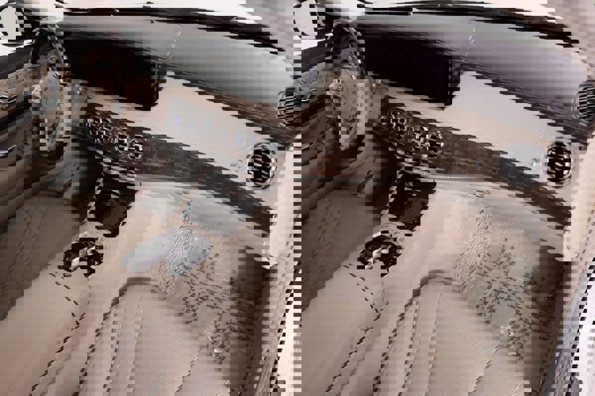 Used 2020 Mercedes-Benz S 560 4MATIC Sedan image 40