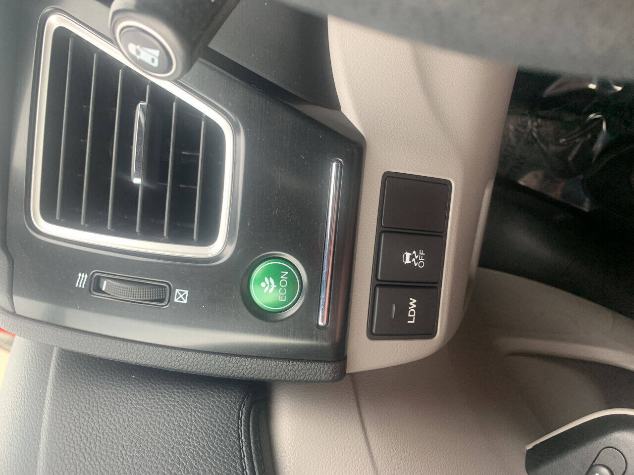 Used 2015 Honda Civic Hybrid Sedan image 21