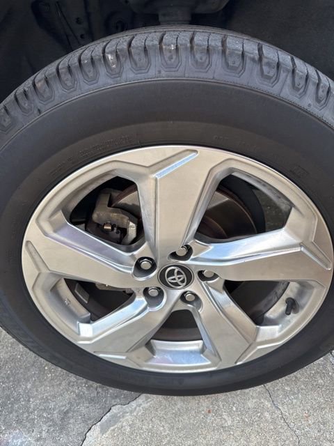 Used 2020 Toyota RAV4 Limited image 26