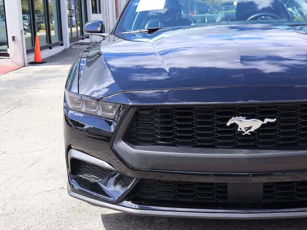 Used 2025 Ford Mustang Premium image 13