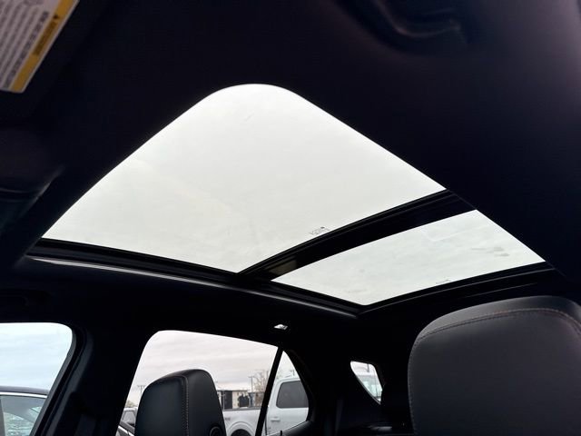 Used 2023 Chevrolet Equinox Premier image 23