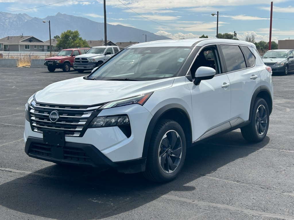 Used 2025 Nissan Rogue SV AWD/4WD image 8