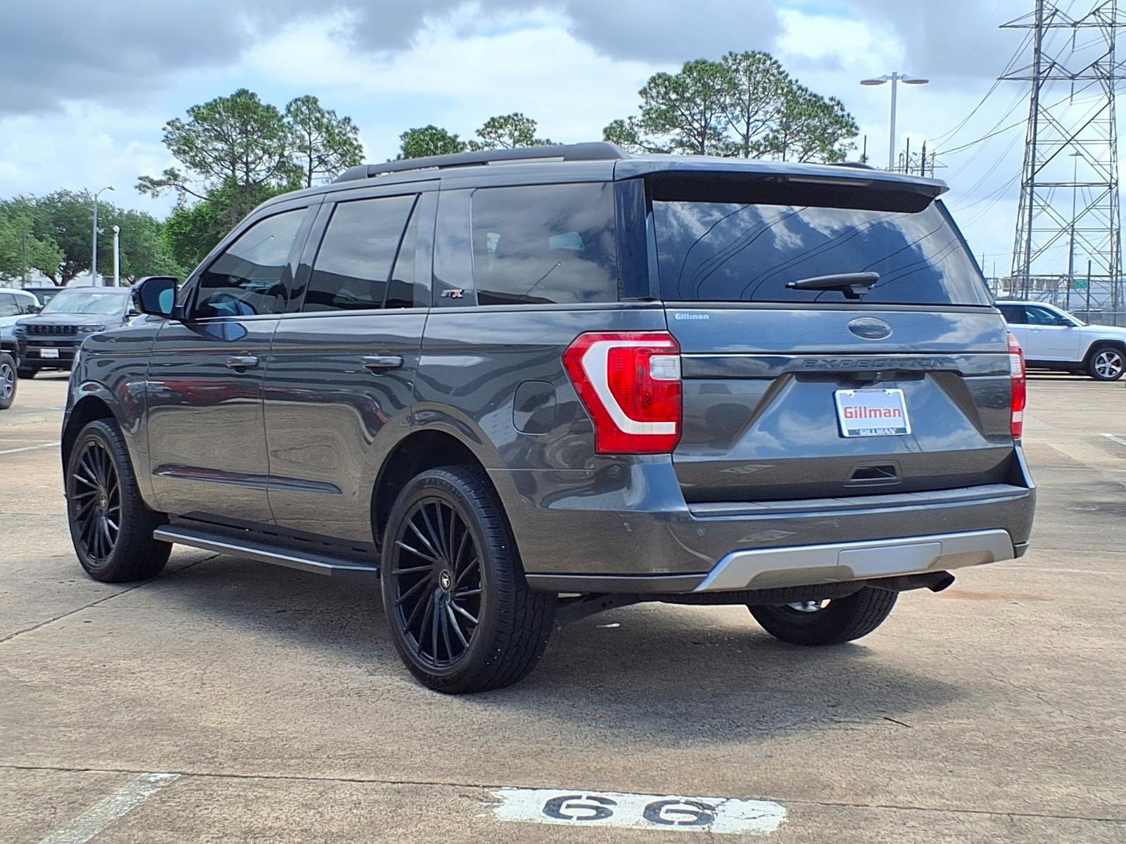 Used 2021 Ford Expedition XL RWD image 4