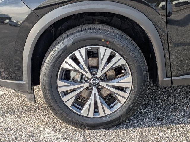 Used 2023 Nissan Rogue SV image 12