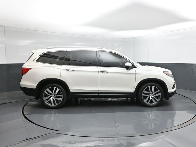 Used 2017 Honda Pilot Touring image 10