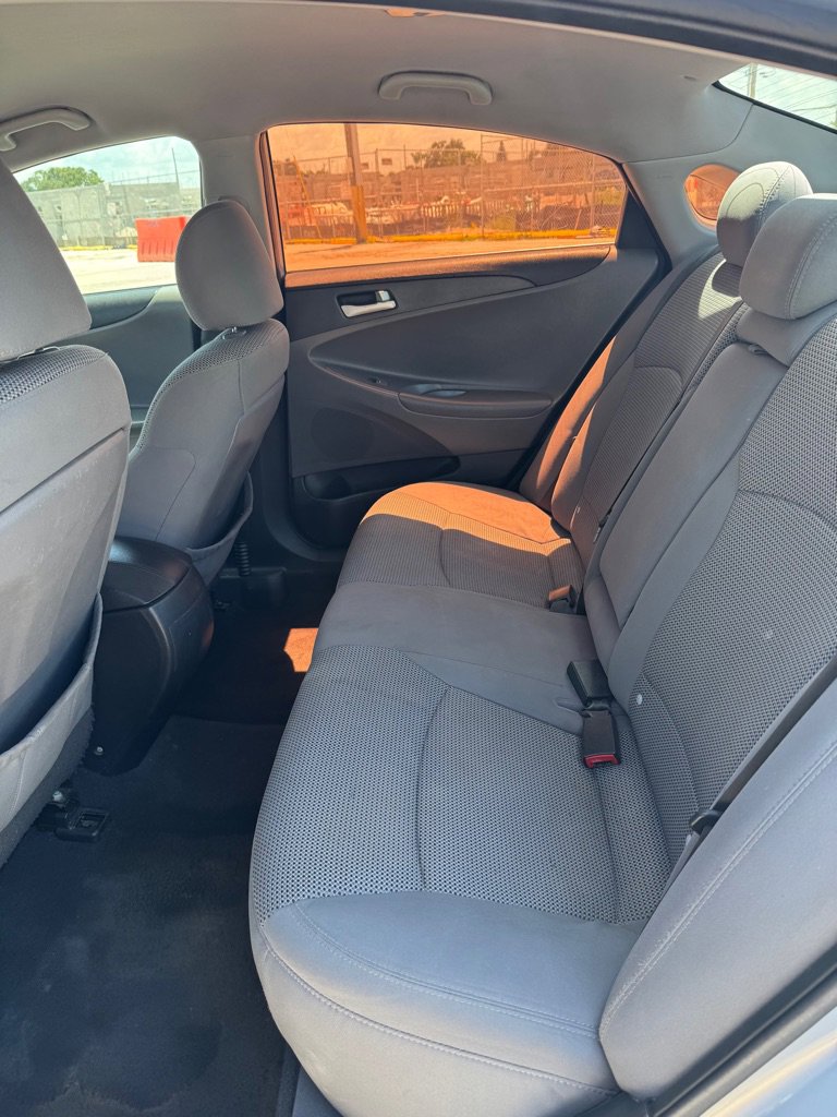 Used 2013 Hyundai Sonata GLS image 12
