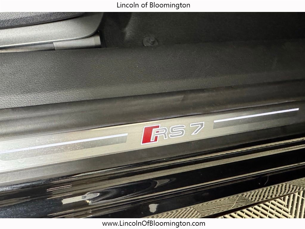 Used 2024 Audi RS 7 Performance w/ Black Optic Package image 17