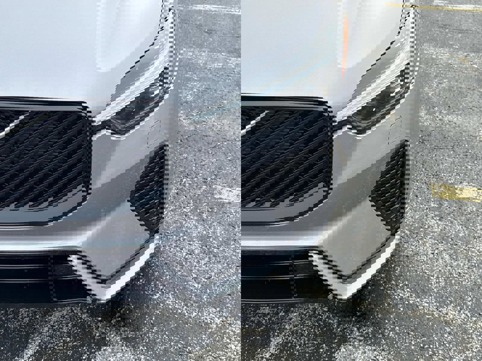 New 2026 Volvo XC60 B5 Plus w/ Climate Package image 9