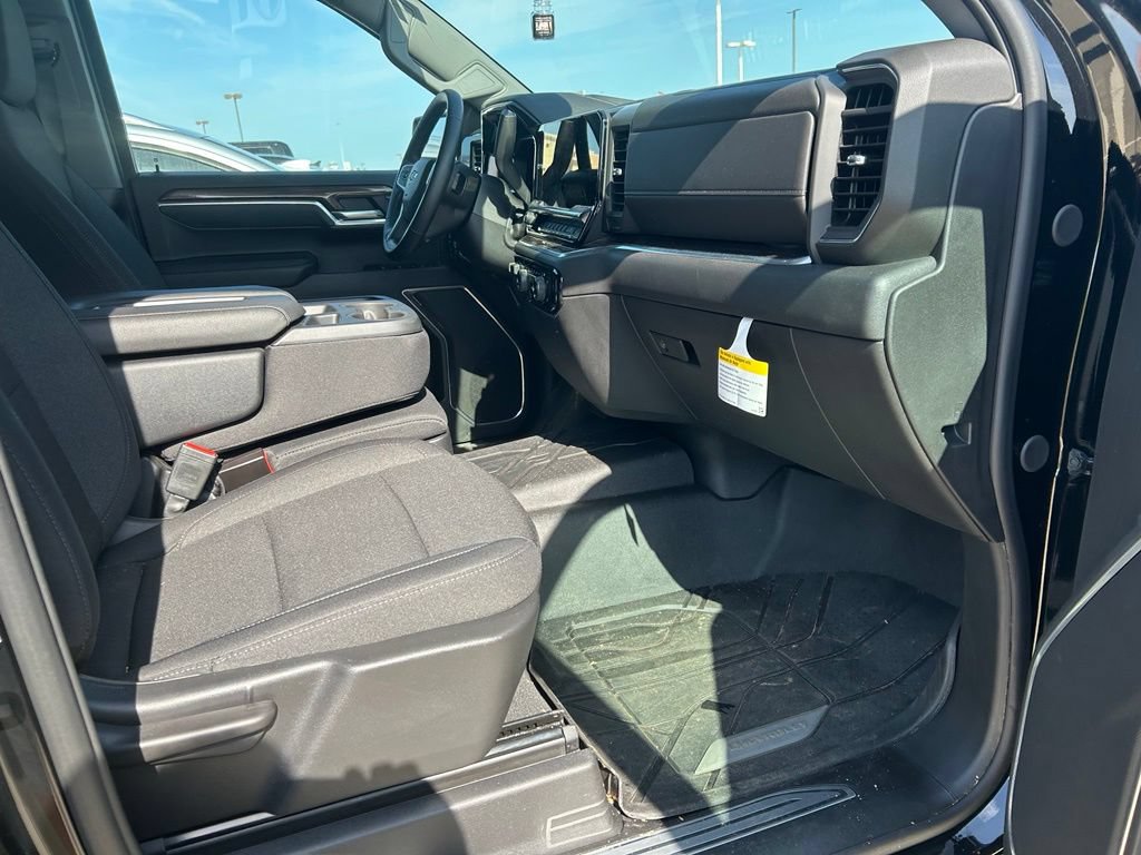 Used 2026 Chevrolet Silverado 1500 RST w/ RST Select Package RWD image 3