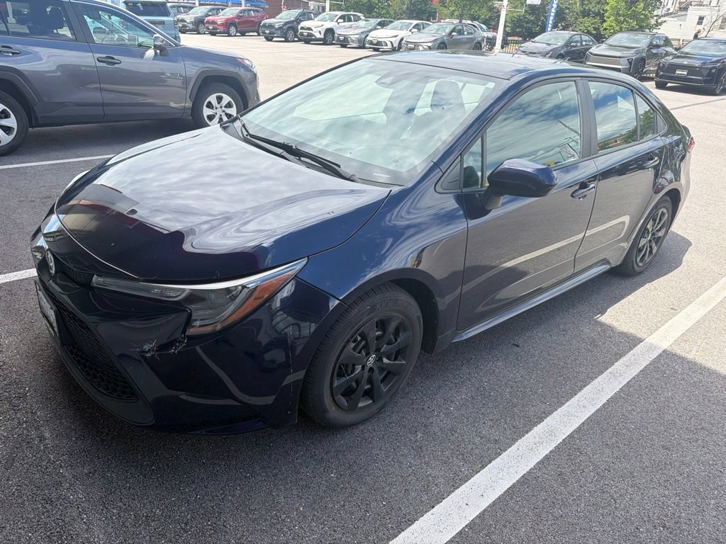 Used 2022 Toyota Corolla LE FWD image 2