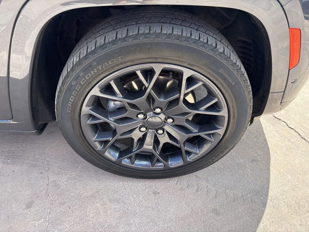 Used 2023 Jeep Grand Cherokee L Summit AWD/4WD image 12