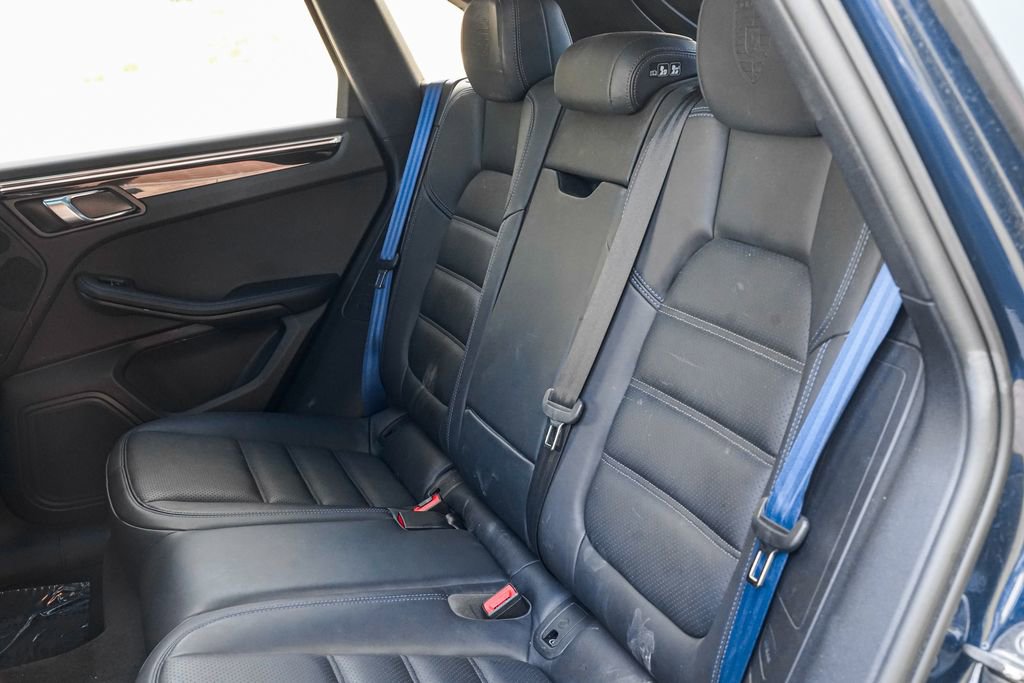 Used 2023 Porsche Macan Turbo image 16