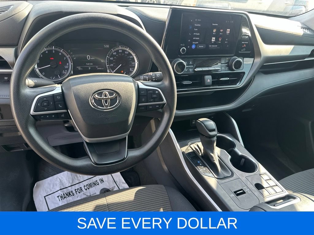 Used 2023 Toyota Highlander L FWD image 12