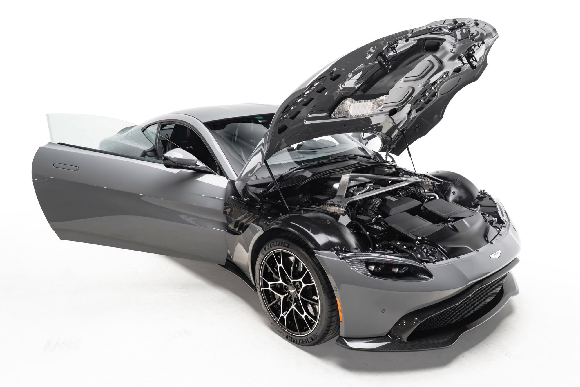 Used 2020 Aston Martin V8 Vantage AMR RWD image 6