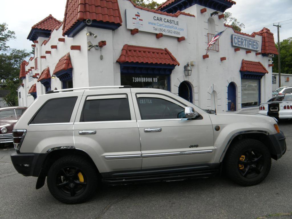 Used 2009 Jeep Grand Cherokee Laredo image 1