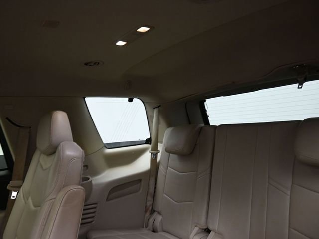 Used 2019 Cadillac Escalade Luxury AWD/4WD image 21