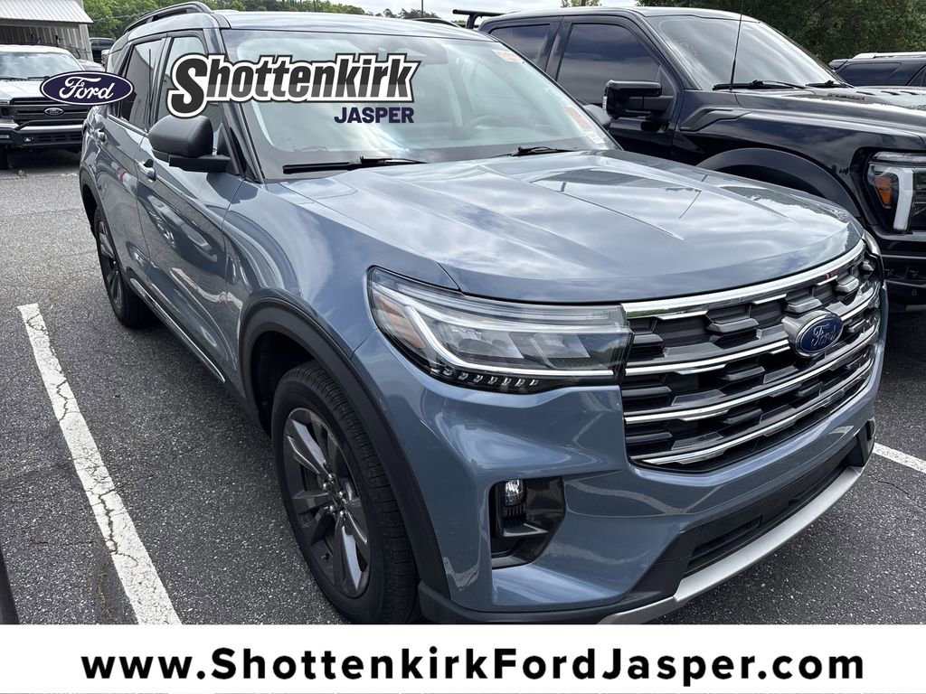 Used 2025 Ford Explorer Active w/ Active Comfort Package AWD/4WD image 1