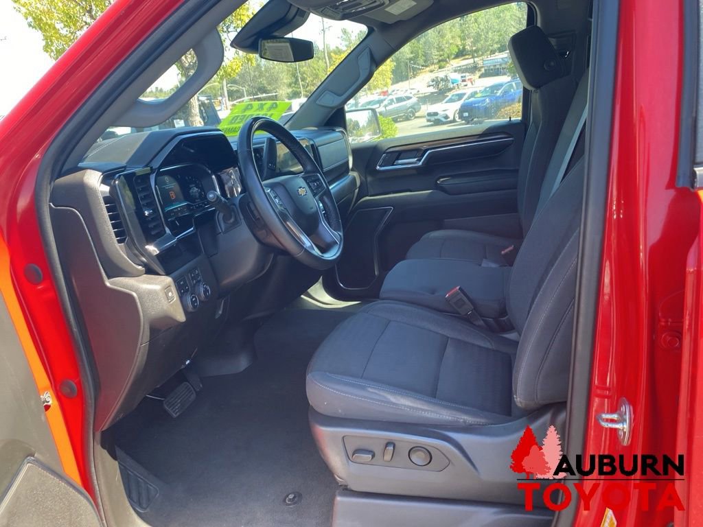 Used 2023 Chevrolet Silverado 1500 LT w/ Convenience Package II AWD/4WD image 33