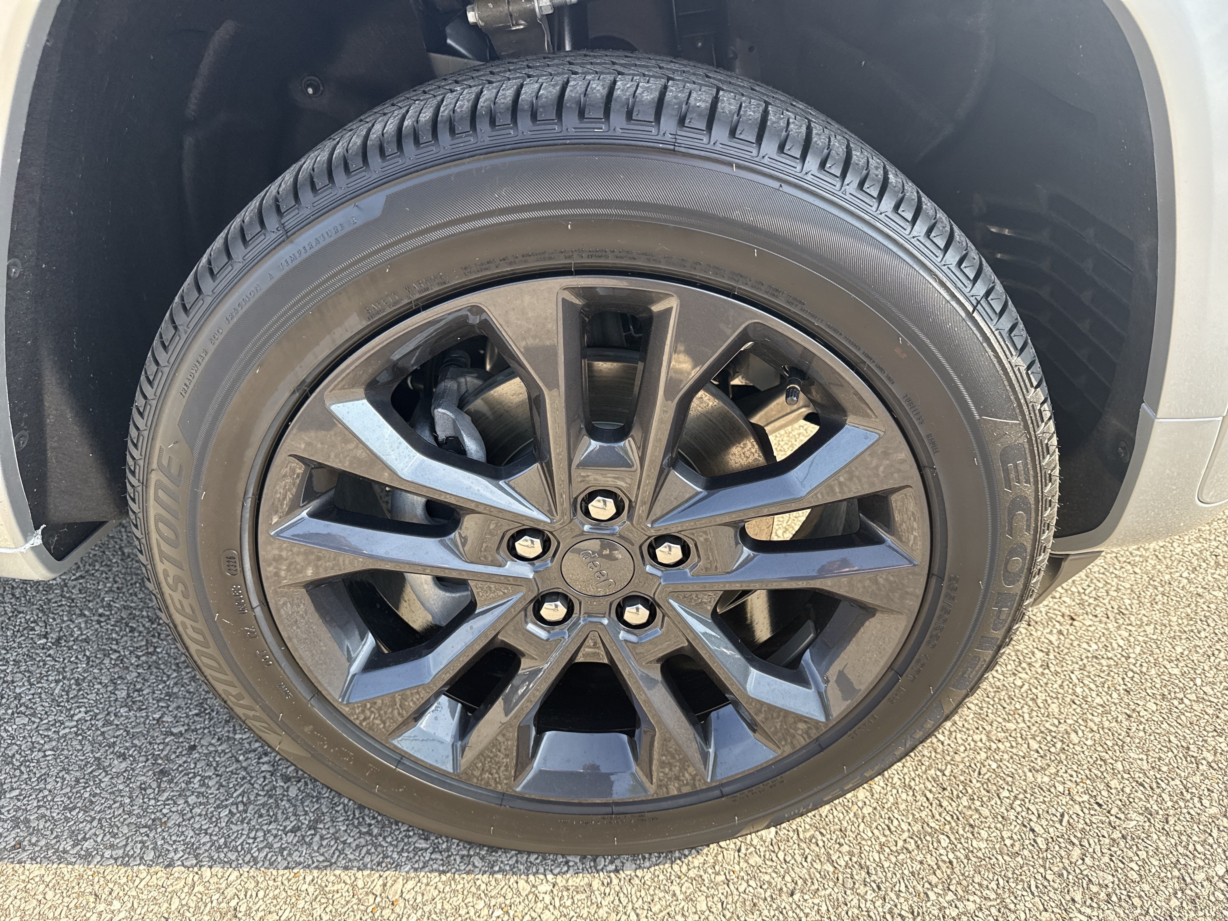 New 2026 Jeep Grand Cherokee Limited AWD/4WD image 12