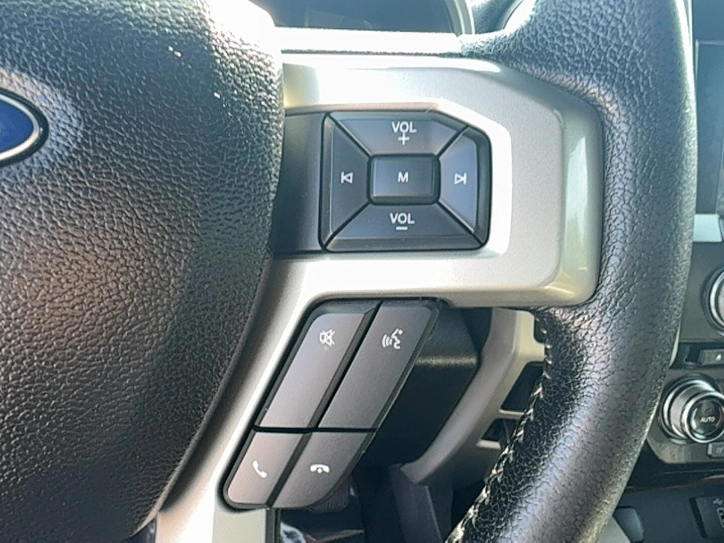 Used 2016 Ford F150 Lariat w/ Equipment Group 502A Luxury AWD/4WD image 24