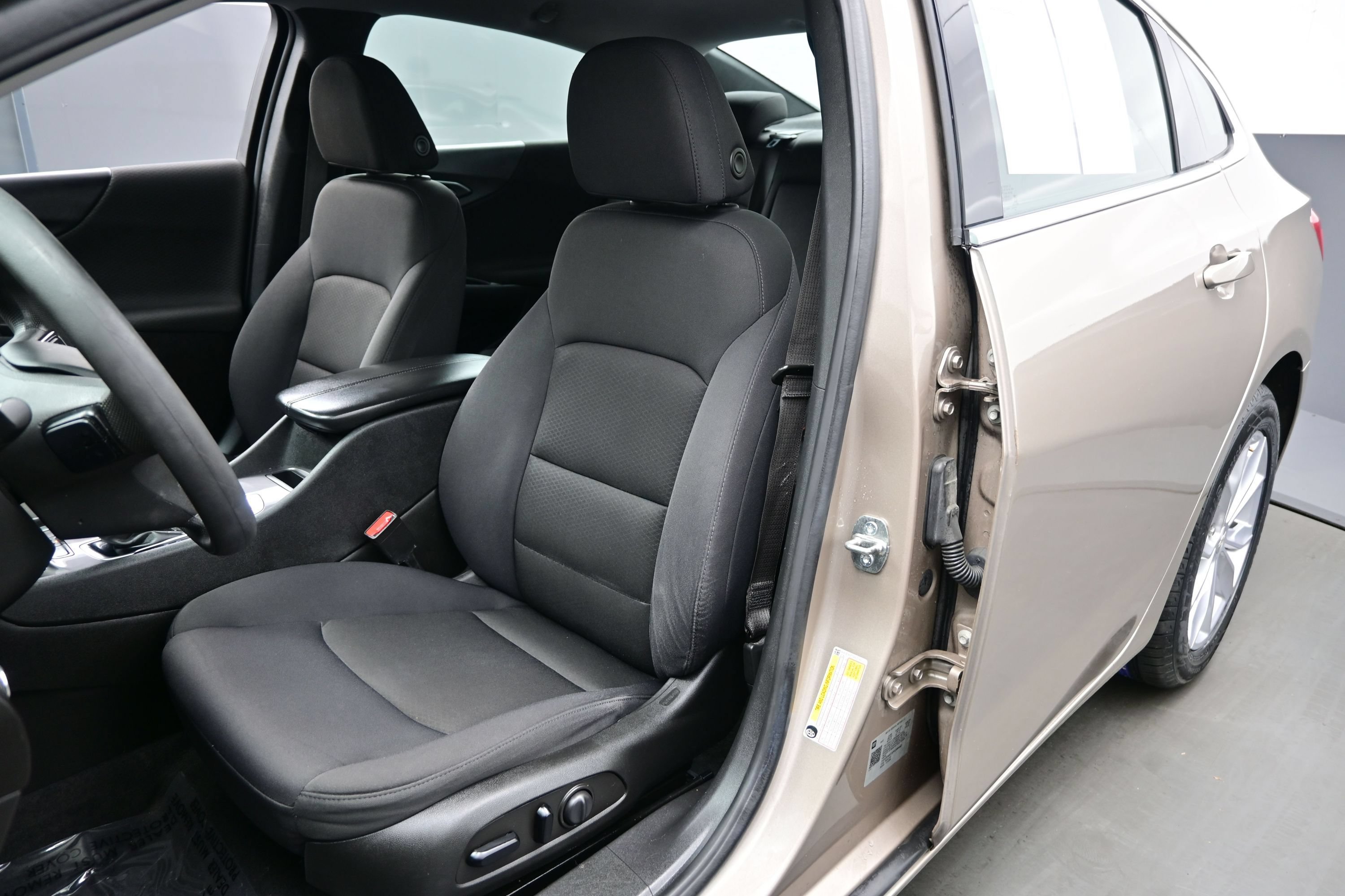 Used 2023 Chevrolet Malibu LT w/ Driver Confidence Package FWD image 12