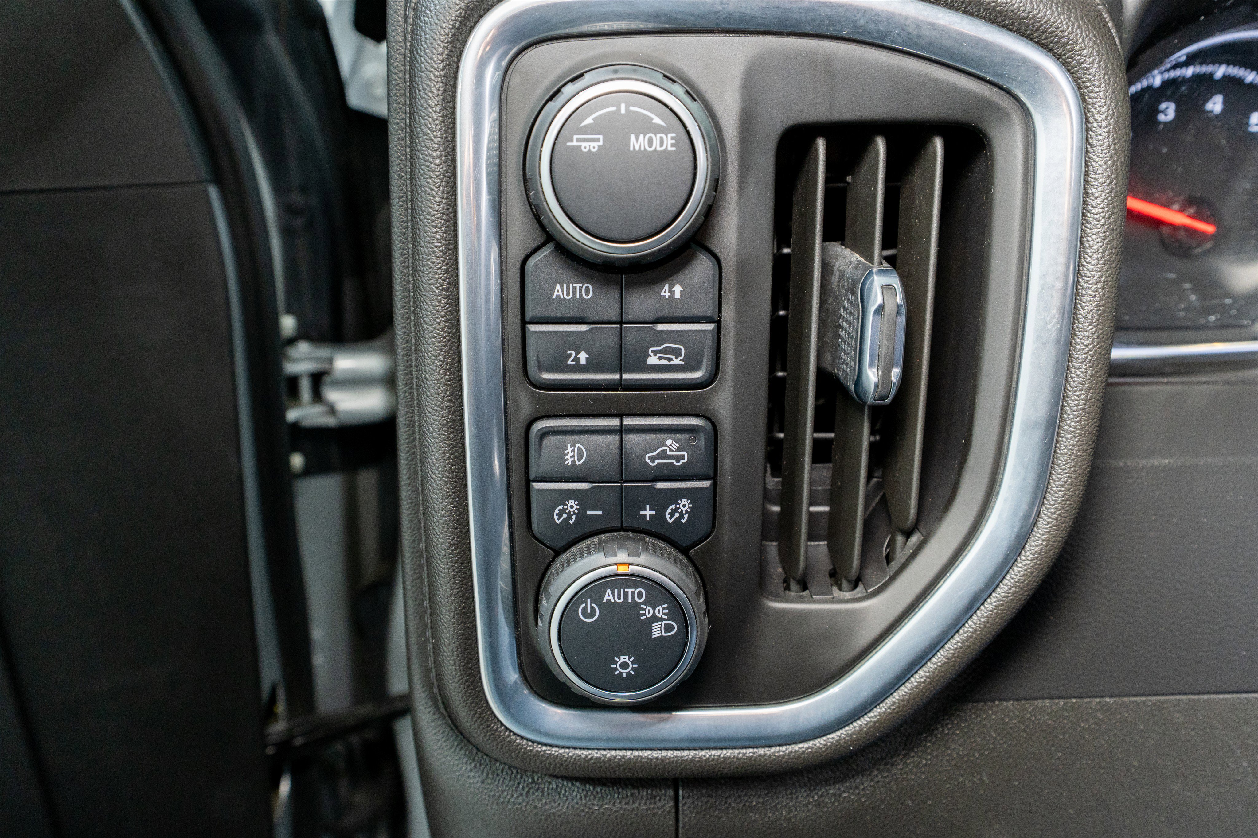 Used 2021 Chevrolet Silverado 1500 RST image 30