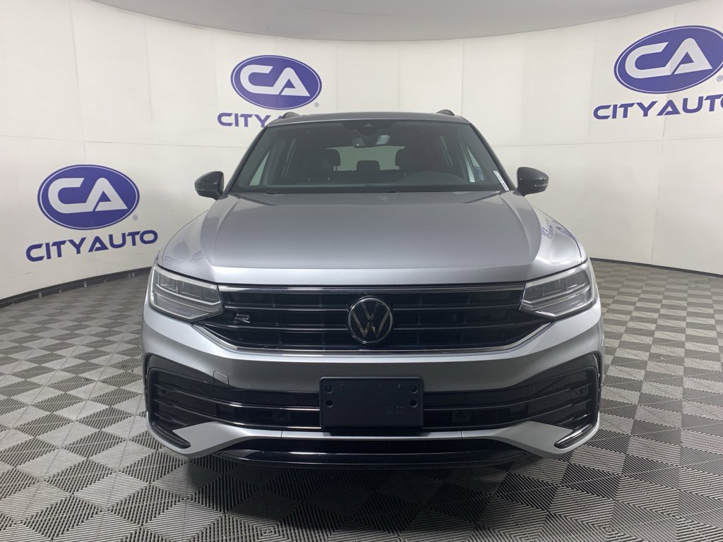 Used 2024 Volkswagen Tiguan SE R-Line image 9