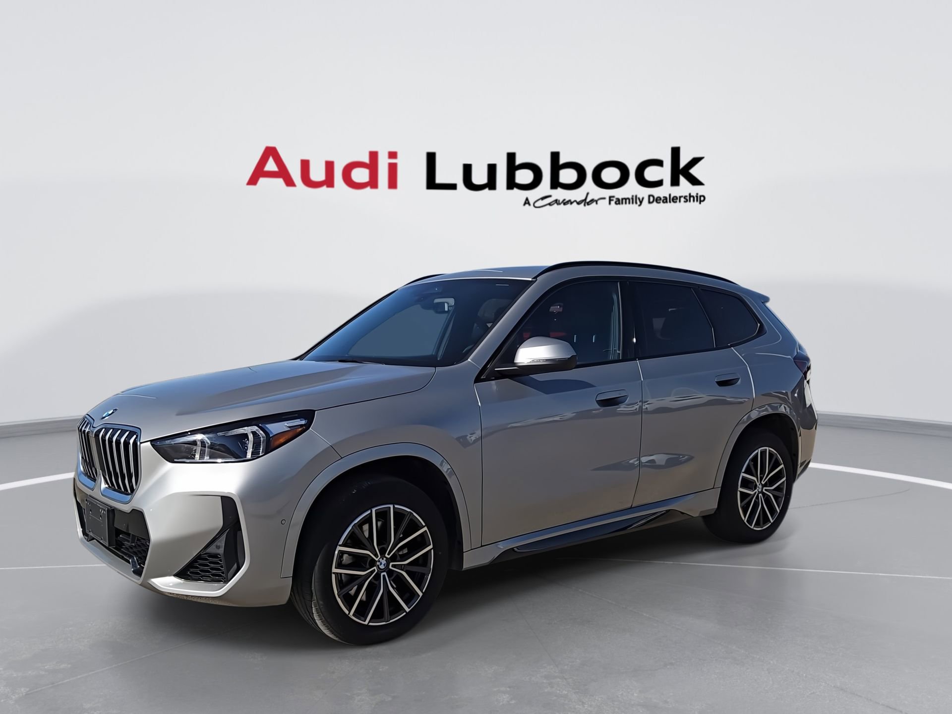 Used 2025 BMW X1 xDrive28i image 4