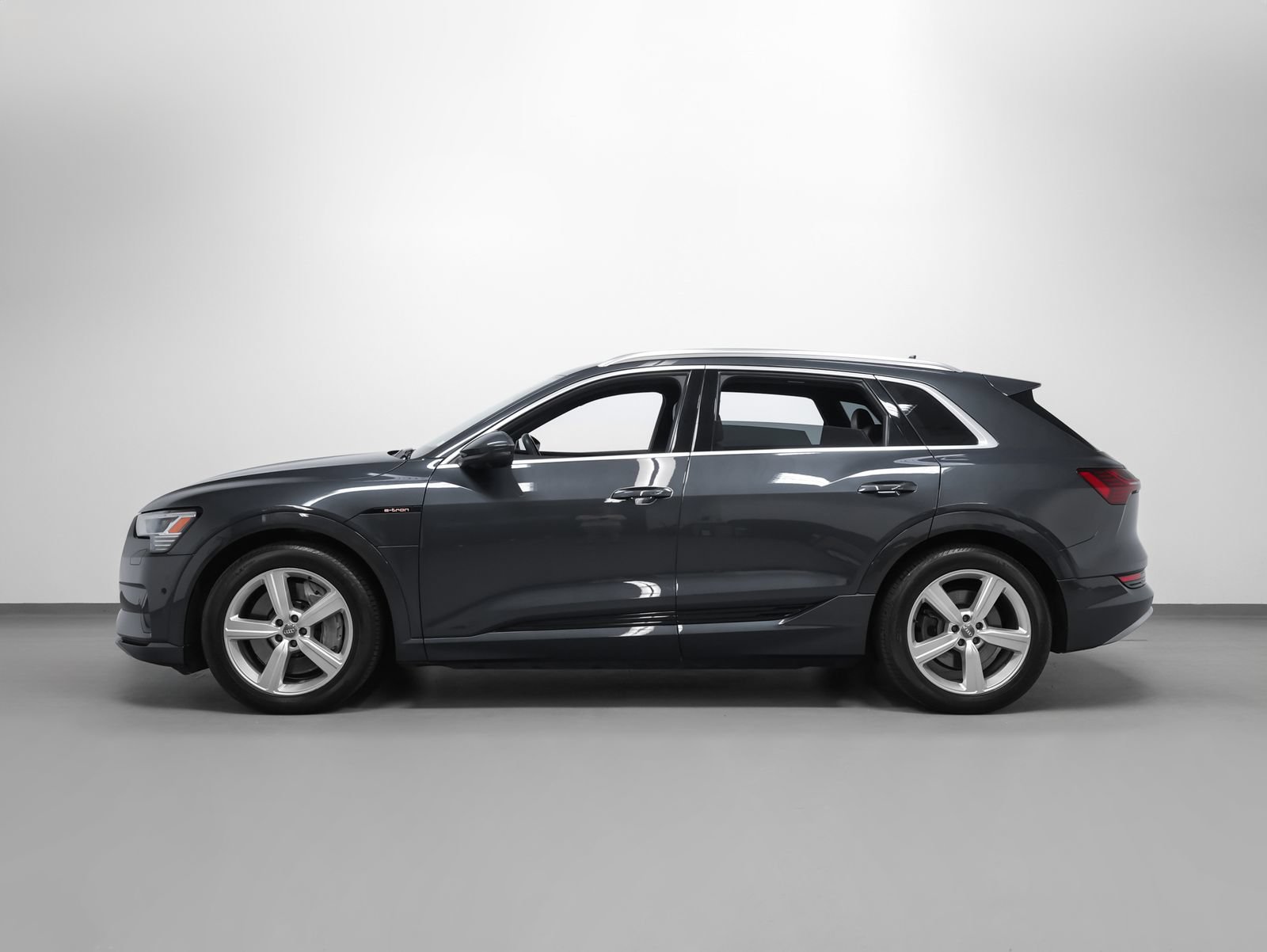 Used 2019 Audi e-tron Prestige AWD/4WD image 2
