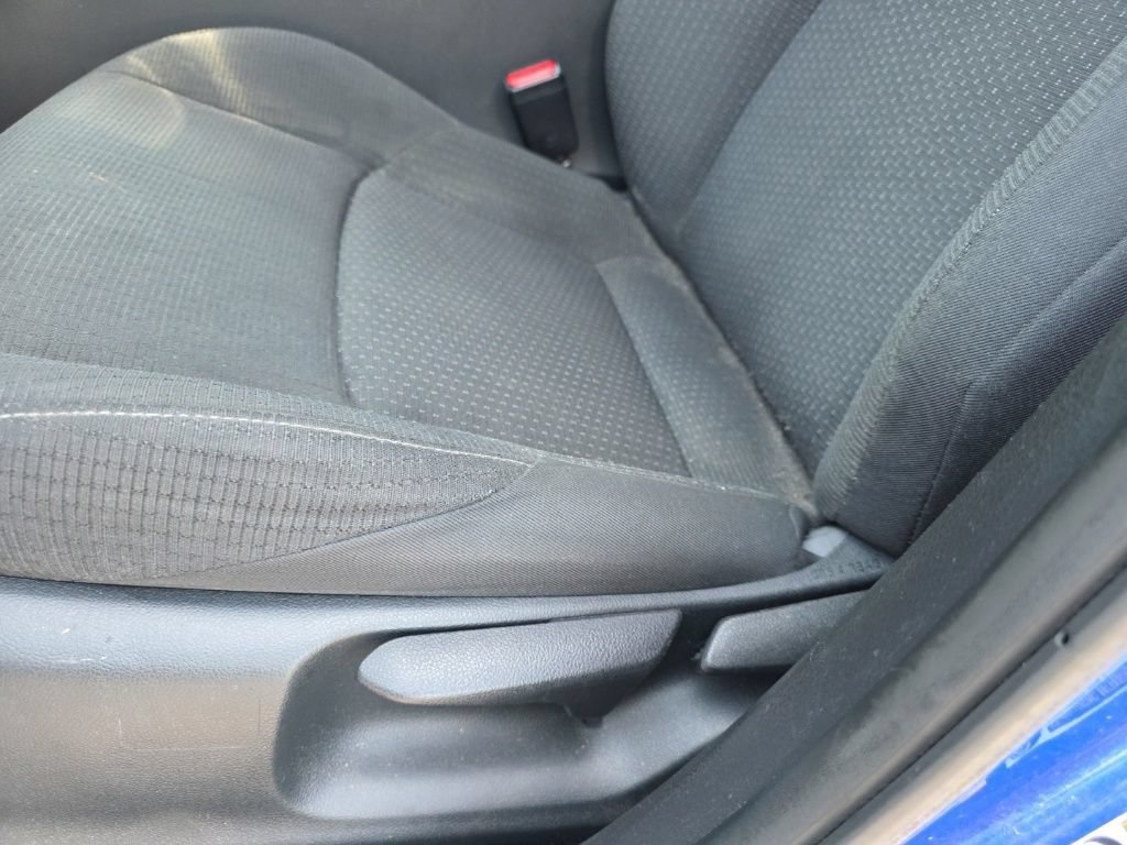 Used 2018 Toyota C-HR XLE FWD image 12