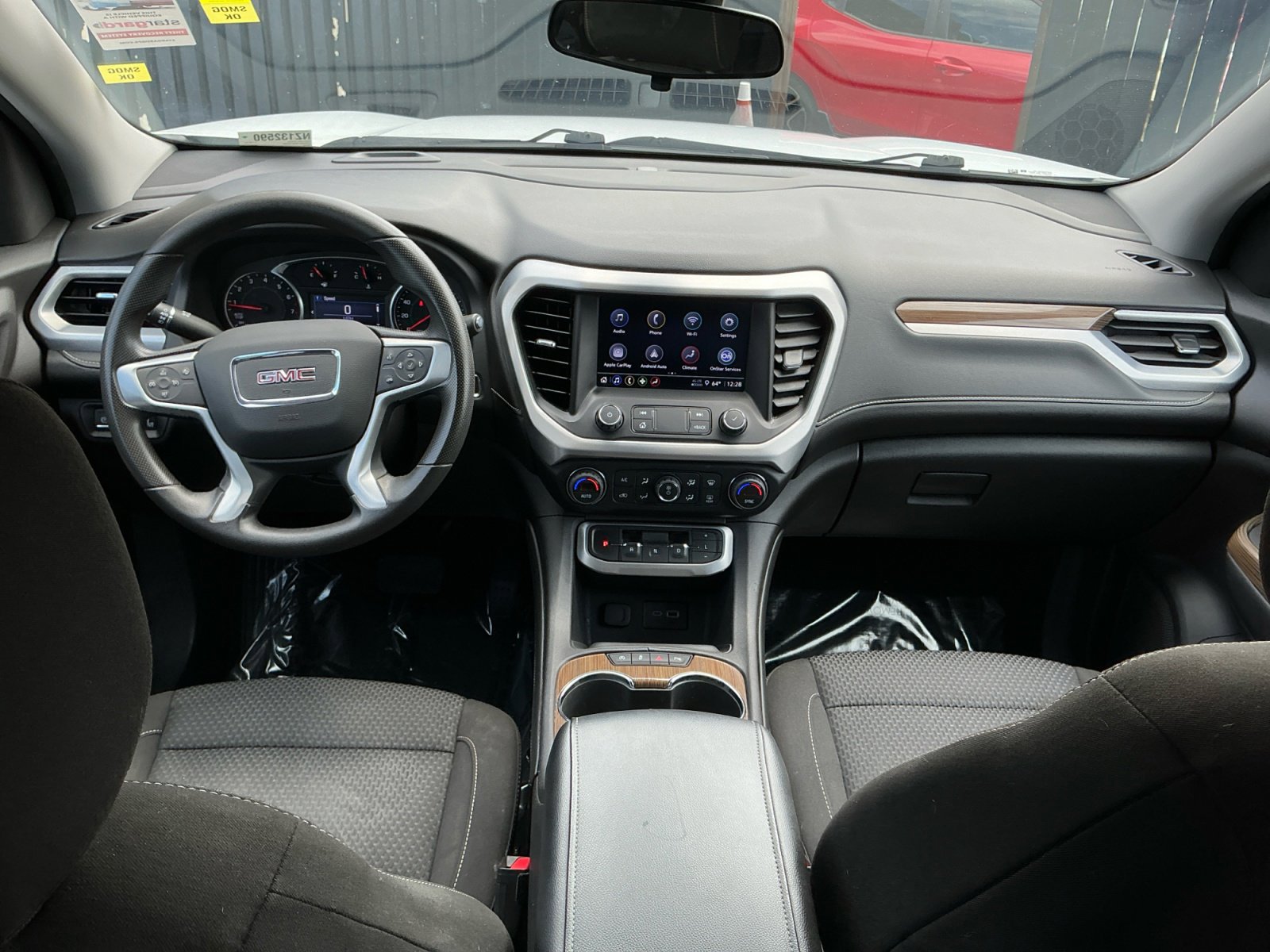 Used 2022 GMC Acadia SLE image 17